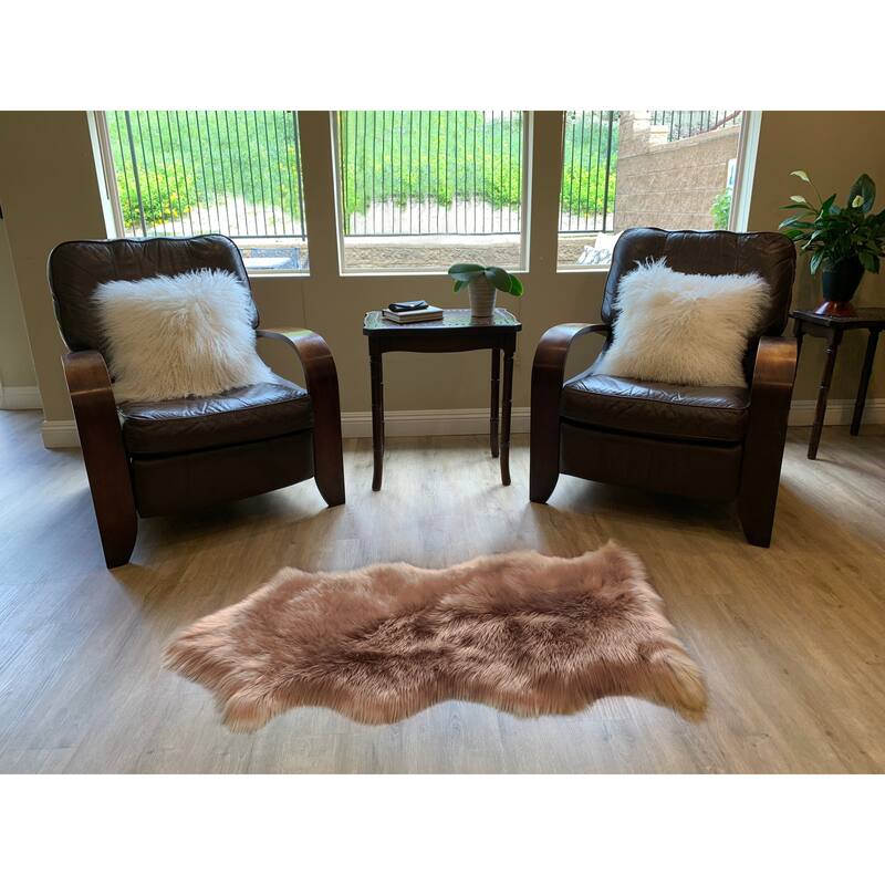 Highland Select Natural Long Wool Sheepskin 1-1/2 Pelt Shag Rug - 2' x 4'