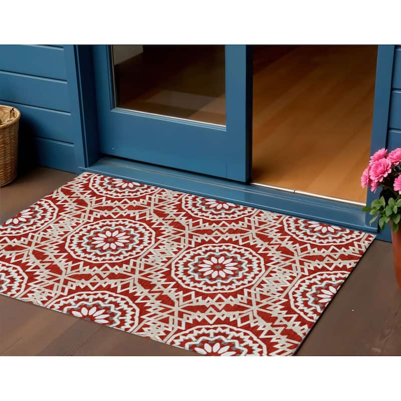 HomeRoots Floral Medallion Transitional Rectangle Outdoor Rug - 3' x 5'