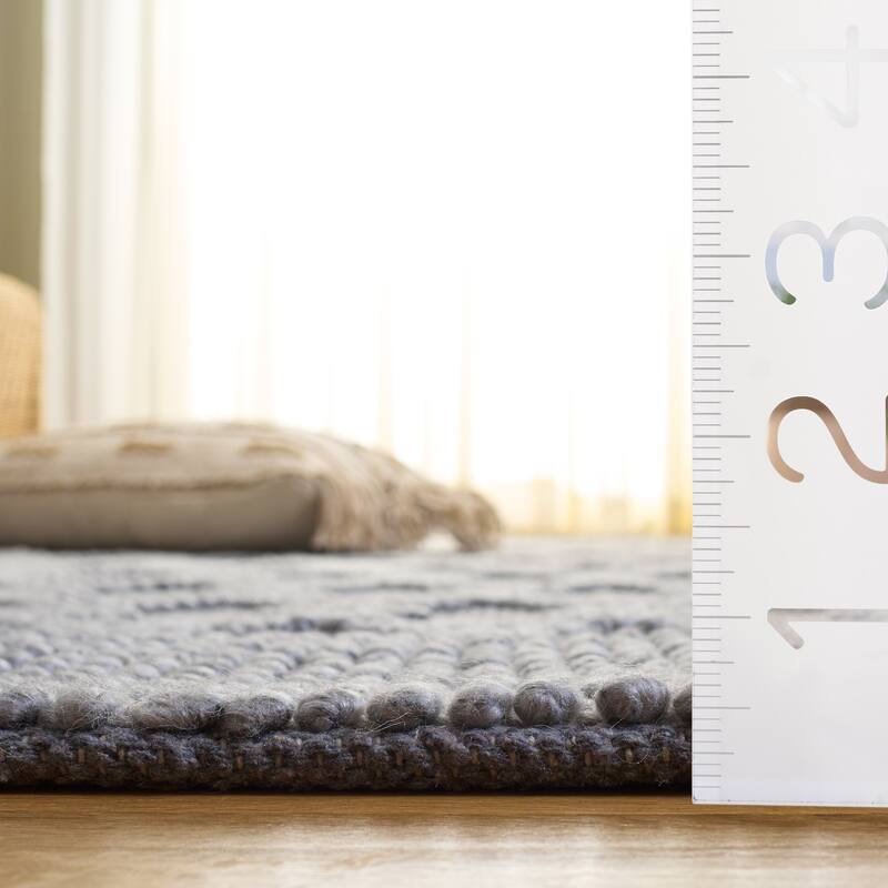 SAFAVIEH Handmade Natura Maddy Raised Textured Wool Blend Rug