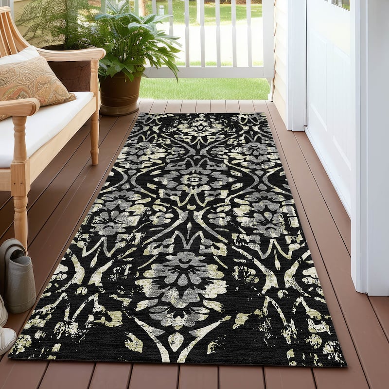 Machine Washable Indoor/ Outdoor Chantille Distressed Traditional Rug - Black - 2'3" x 7'6"