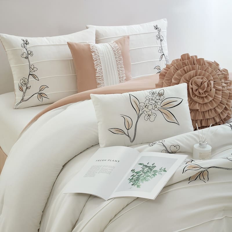 Nanshing Blair 7 Piece Botanical Comforter Set