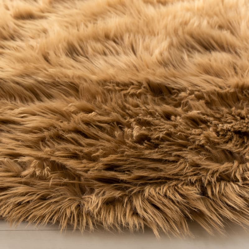 SAFAVIEH, Faux Sheep Idith Shona 2.4-inch Thick Rug