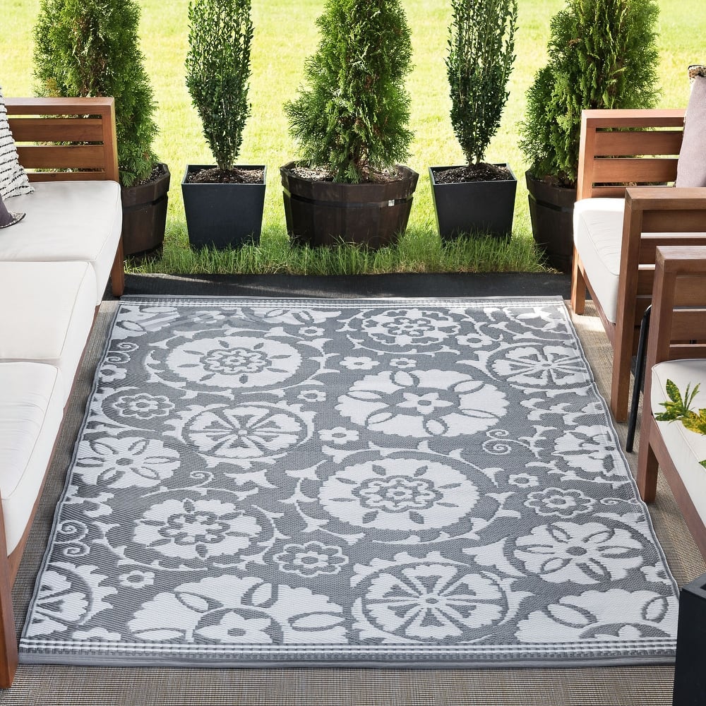 Sundown Beach Floral Indoor/Outdoor Area Rug