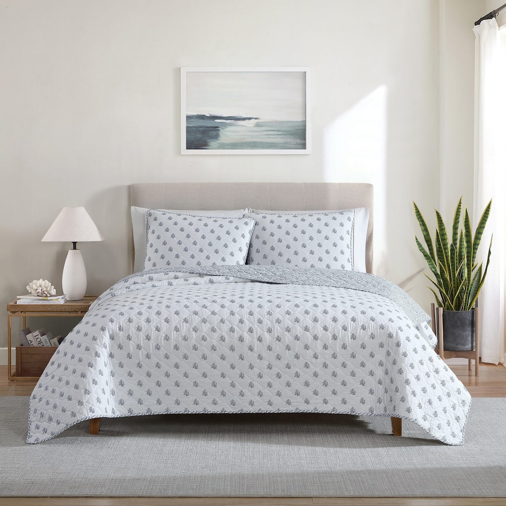Nautica Coral Beach Blue Motifs Cotton Reversible White Quilt (3 Piece Set)