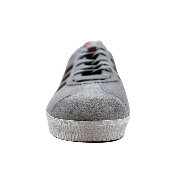 grey black gazelle