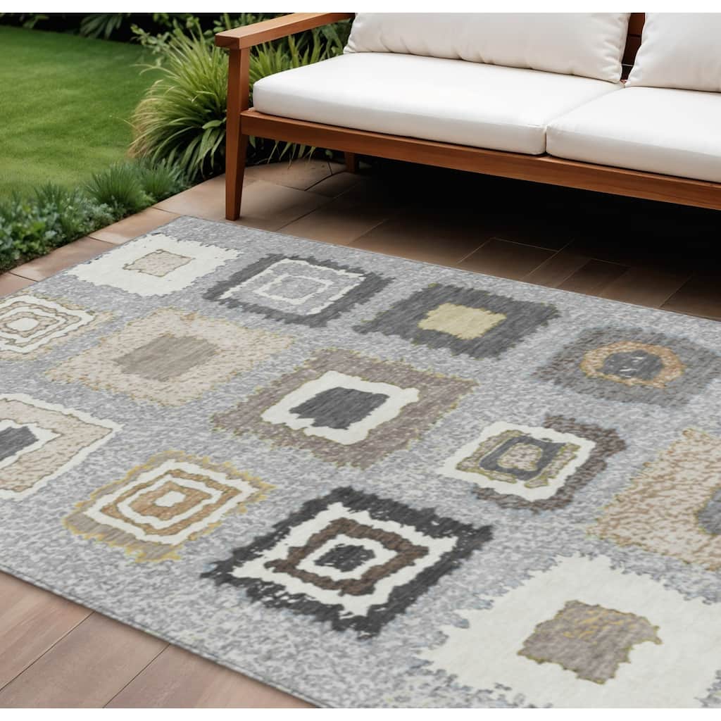 HomeRoots Geometric Transitional Rectangle Outdoor Rug