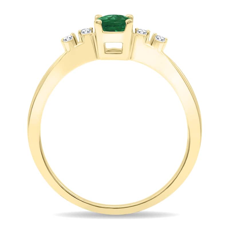 Women's Oval Shaped Emerald and Diamond Sparkle Ring in 10K Yellow Gold