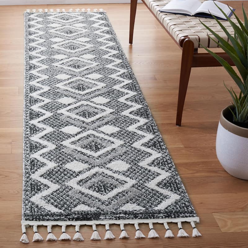 SAFAVIEH Moroccan Tassel Shag Portia Tribal 0.75-inch Thick Rug - 2'2" x 9' Runner - Ivory/Black