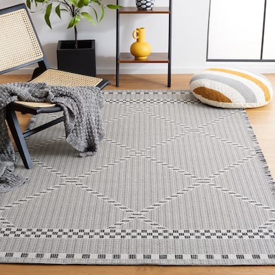 SAFAVIEH Augustine Kanerva Trellis Fringe Rug