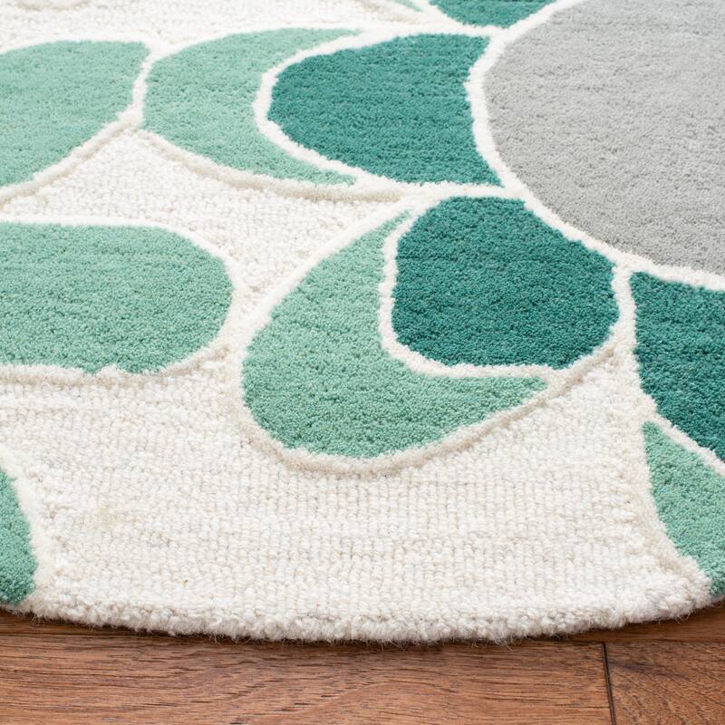 SAFAVIEH Handmade Kids Miens Floral Wool Rug