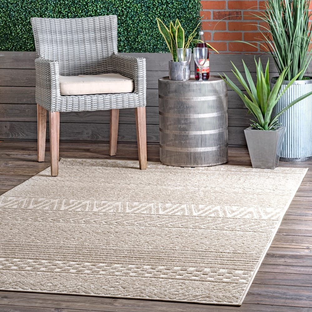 Nuloom Kamryn Textured Tribal Indoor/Outdoor Area Rug