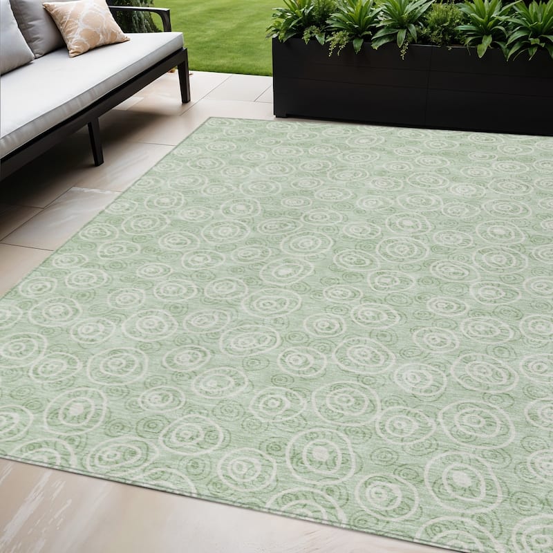 HomeRoots Geometric Transitional Rectangle Outdoor Rug - 5' X 8'