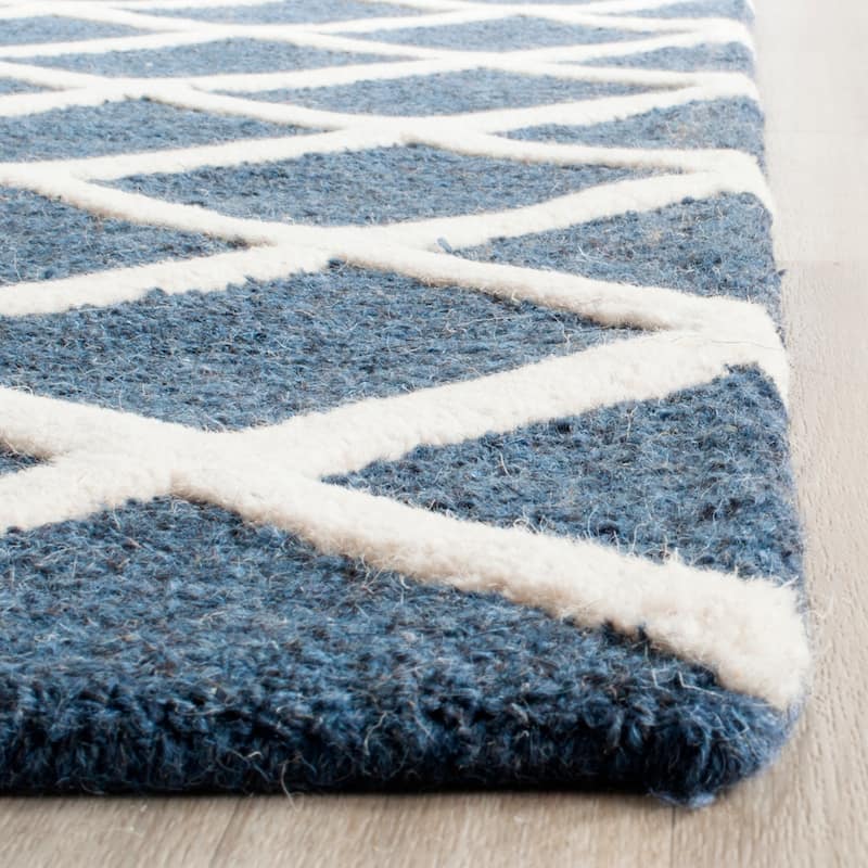SAFAVIEH, Handmade Cambridge Siire Moroccan Trellis Wool Rug