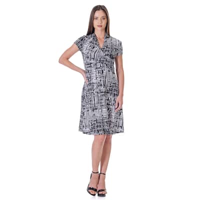 24seven Comfort Apparel Womens Print Short Sleeve Knee Length V Neck Rouched Wrap Dress