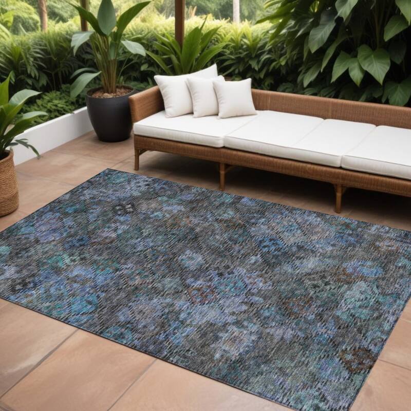 HomeRoots Floral Traditional Rectangle Outdoor Rug - 10' X 14'