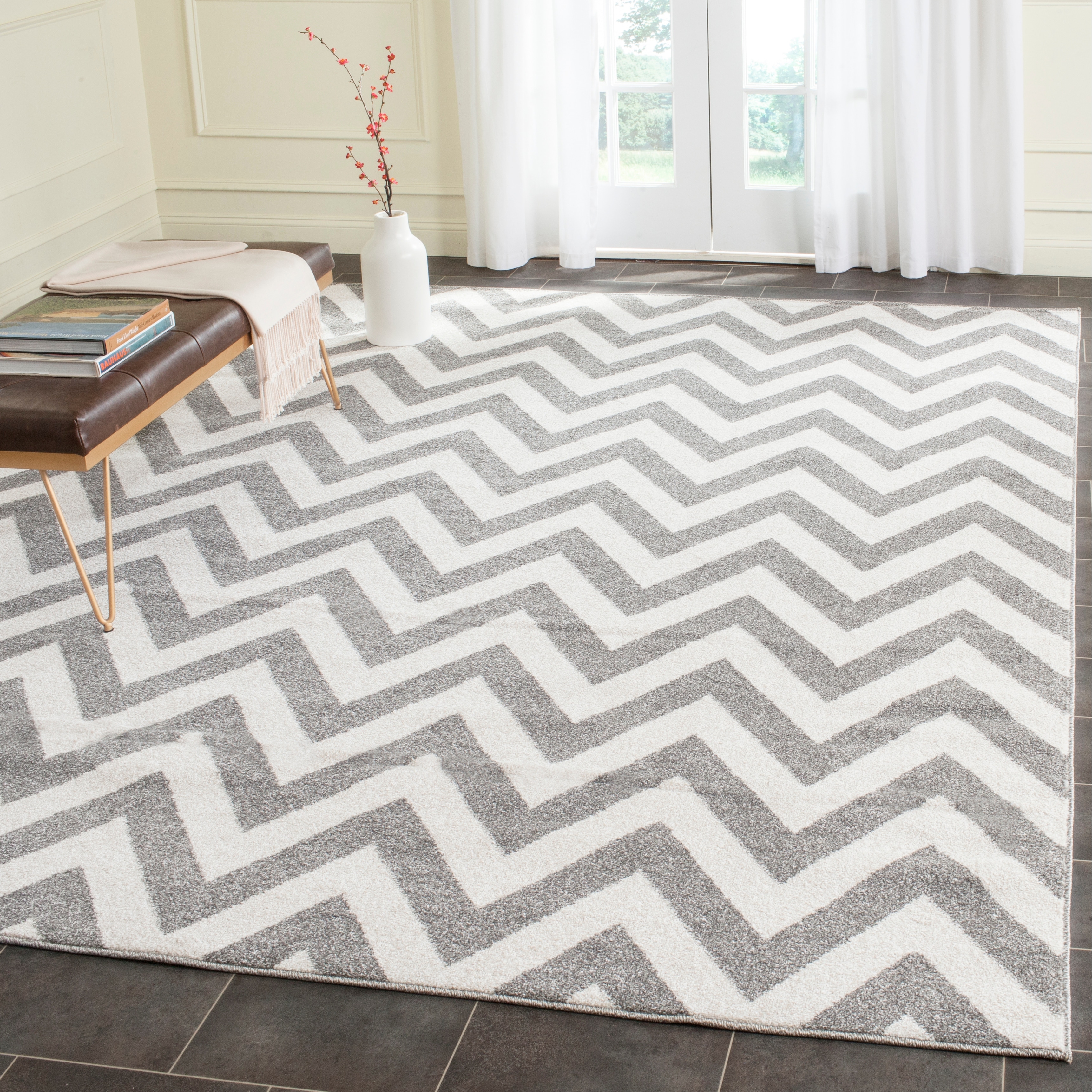SAFAVIEH Amherst Rinny Modern Rug