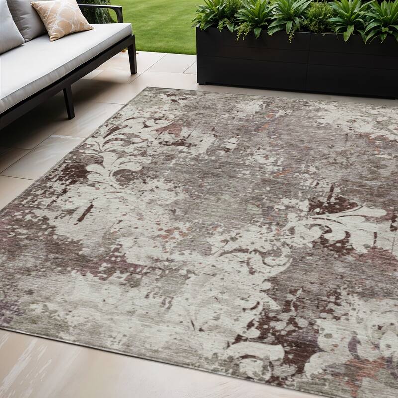 HomeRoots Damask Transitional Rectangle Outdoor Rug - 5' X 8'