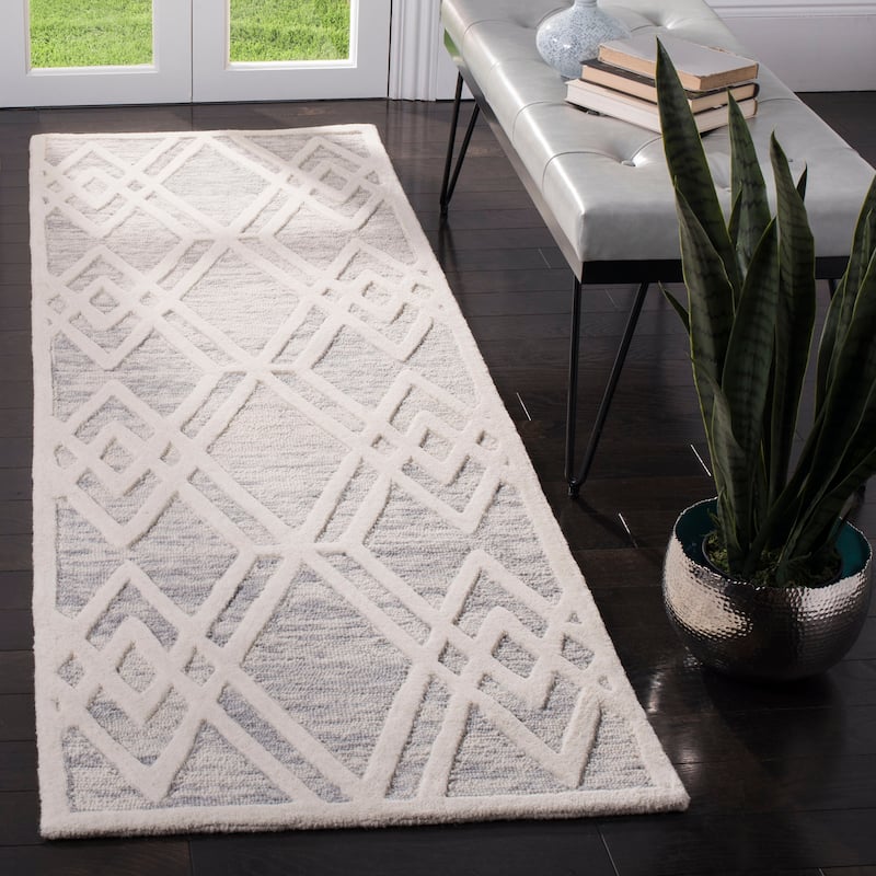 SAFAVIEH Handmade Cambridge Chieko Modern Wool Rug - 2'6" x 8' Runner - Grey/Ivory