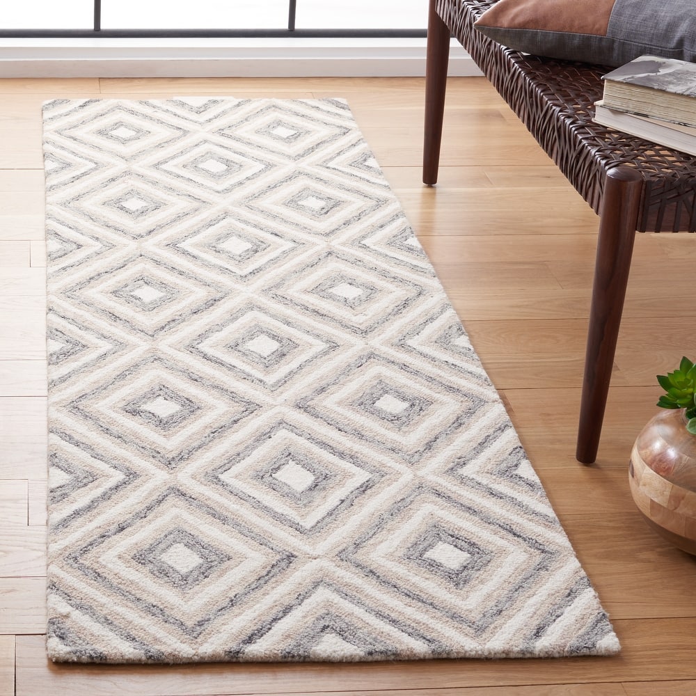 SAFAVIEH Handmade Micro-Loop Janick Wool Rug