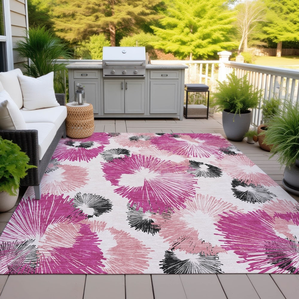 Machine Washable Indoor/Outdoor Modern Floral Chantille Rug
