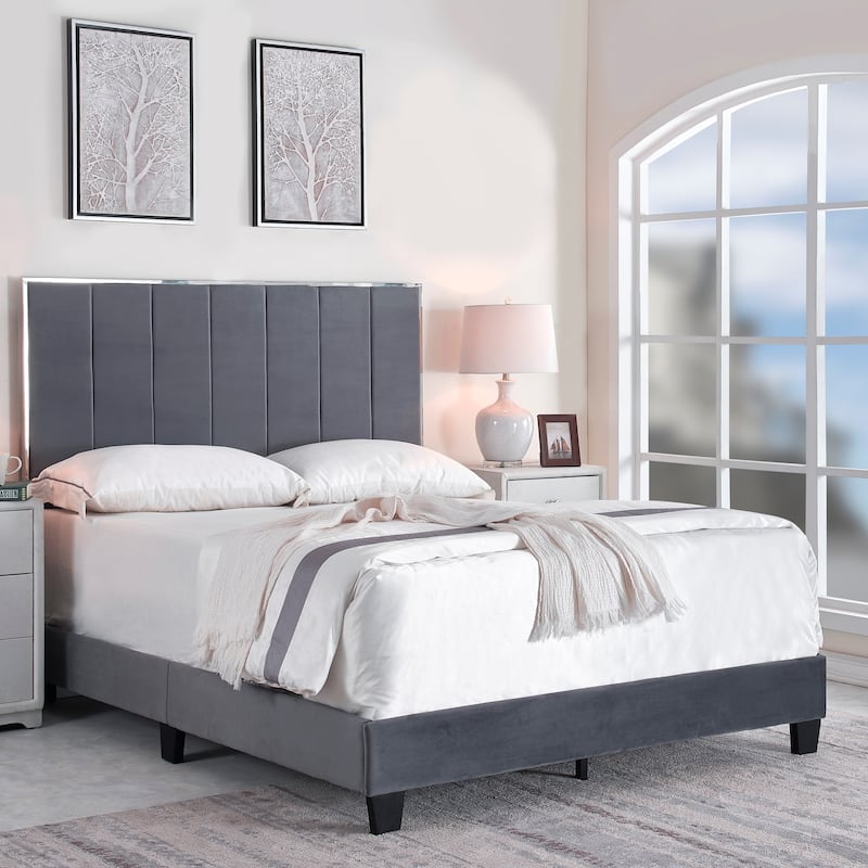 Mallory Upholstered Platform Bed by US PRIDE FURNITURE