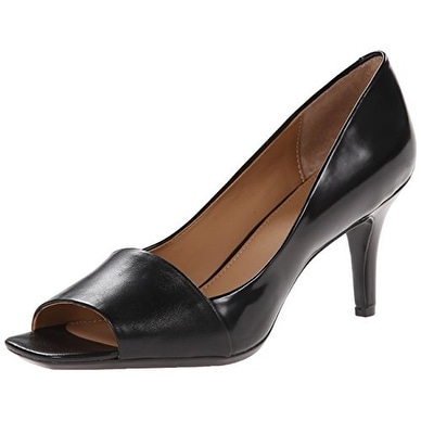 women's spectator pumps