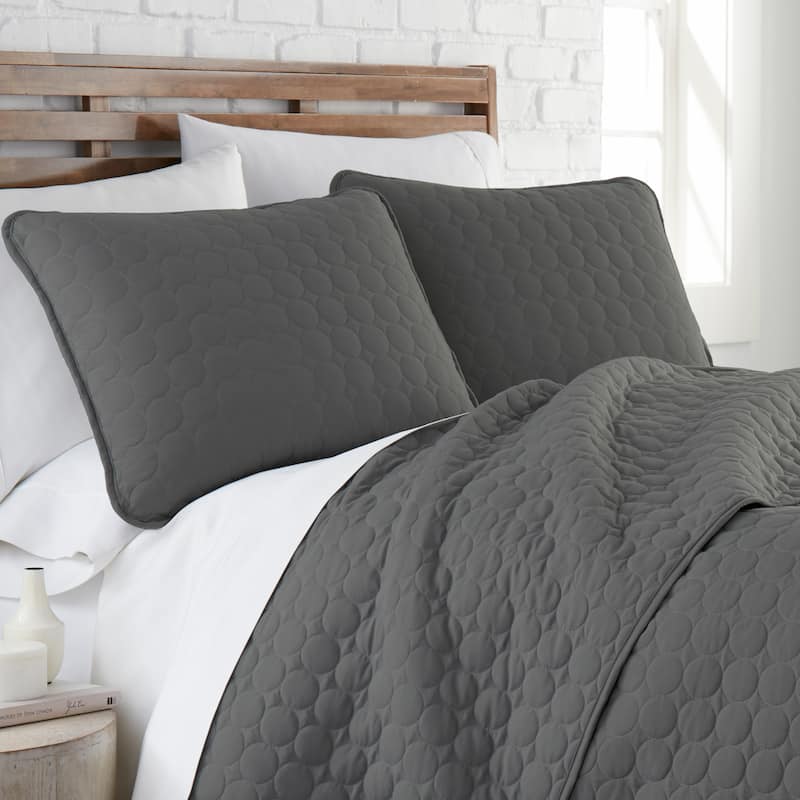 Vilano Ultra-Soft Lightweight 3-piece Quilt and Sham Set