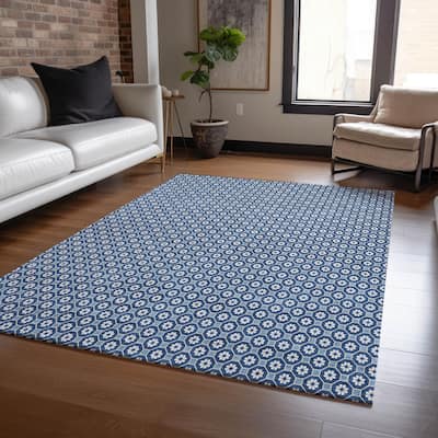 Machine Washable Indoor/ Outdoor Modern Trellis Chantille Rug