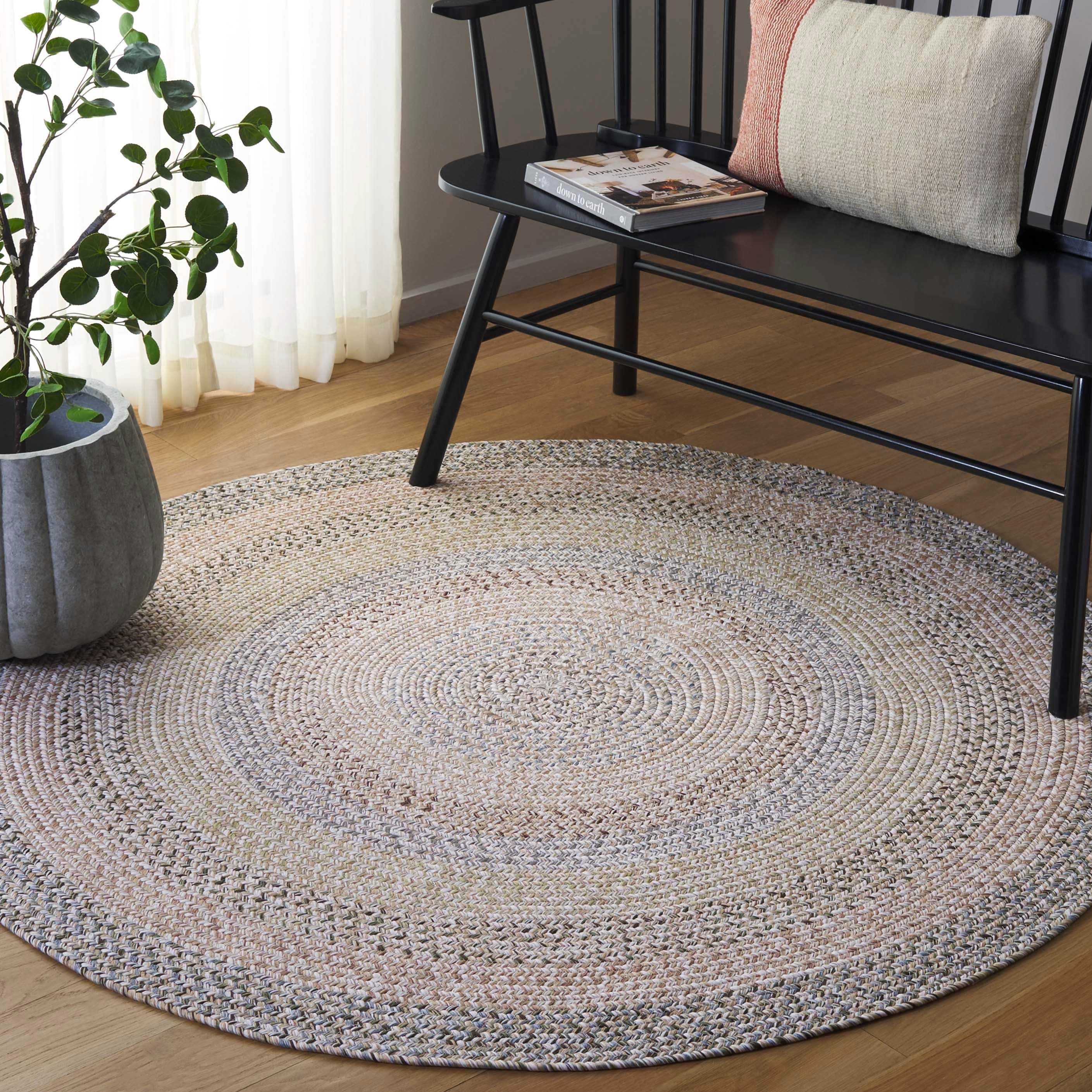 SAFAVIEH Handmade Braided Hrodny Machine Washable Country Rug