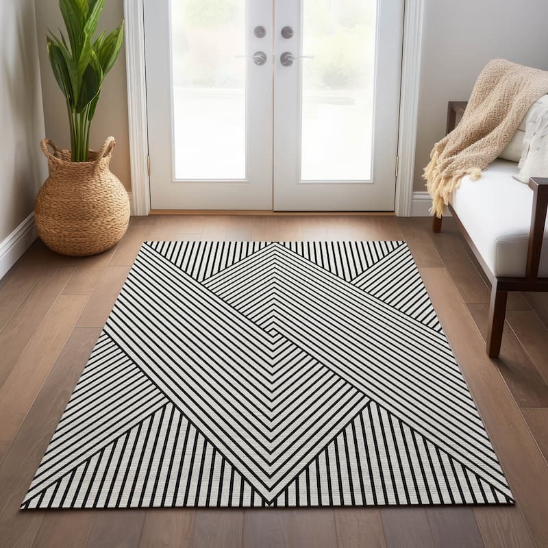 Machine Washable Indoor/ Outdoor Modern Geo Chantille Rug