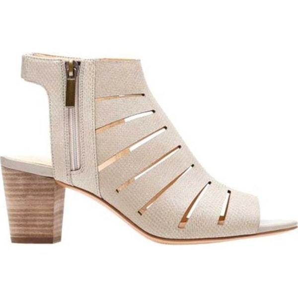deloria ivy clarks