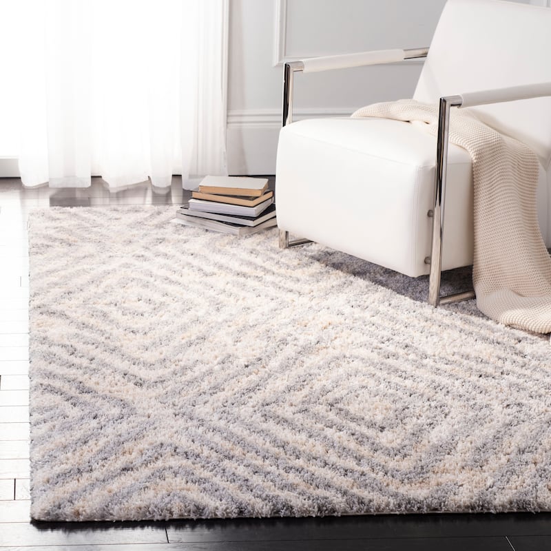 SAFAVIEH Berber Shag Nobuyo Moroccan 1.2-inch Thick Rug - 4' x 6' - Cream/Grey