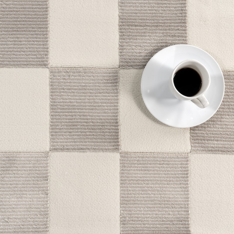 Nuloom Zhuri Checkered Machine Washable Area Rug