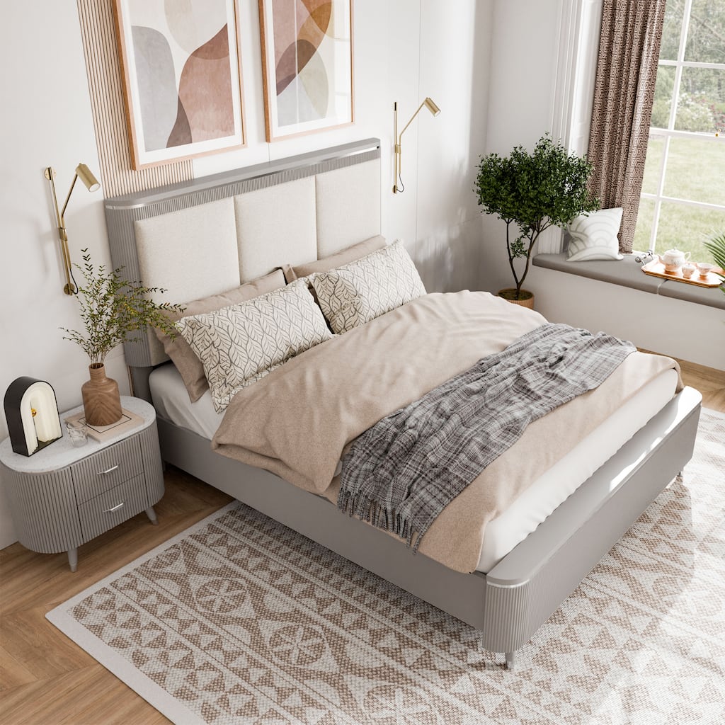 Furniture of America Seraphine Modern 2-Piece Light Grey Solid Wood Panel Bedroom Set with Fluted Headboard