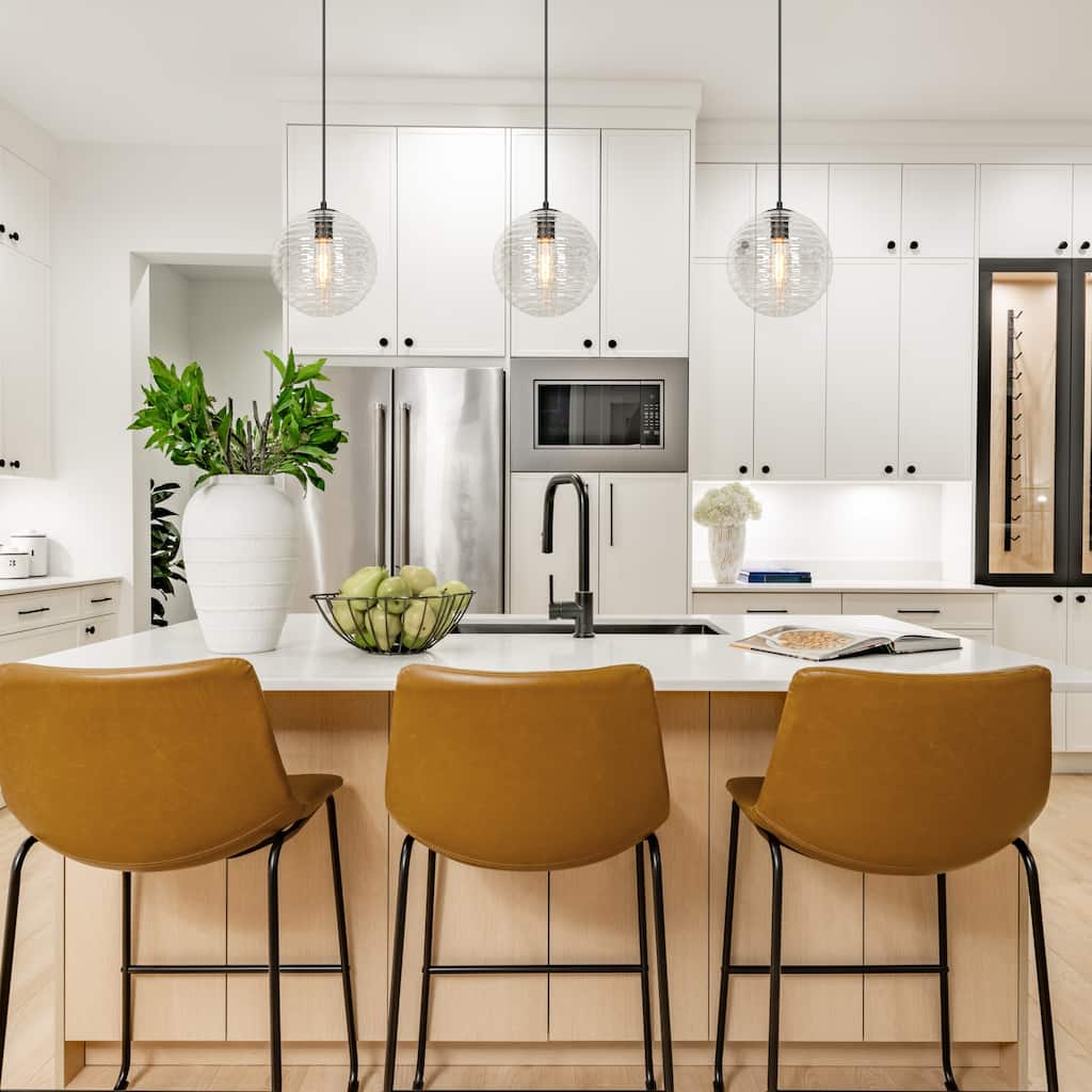 Modern 1-Light Matte Black Seeded Glass Pendant Light Globe Shade Kitchen Island Light for Dining Room - 8.8" L × 9.6" H