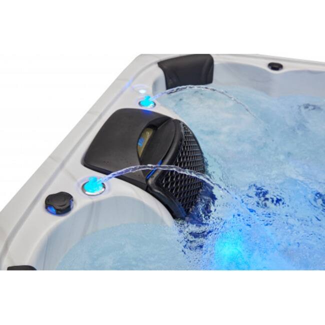 Luxury Spas Victoria 6-Person Spa