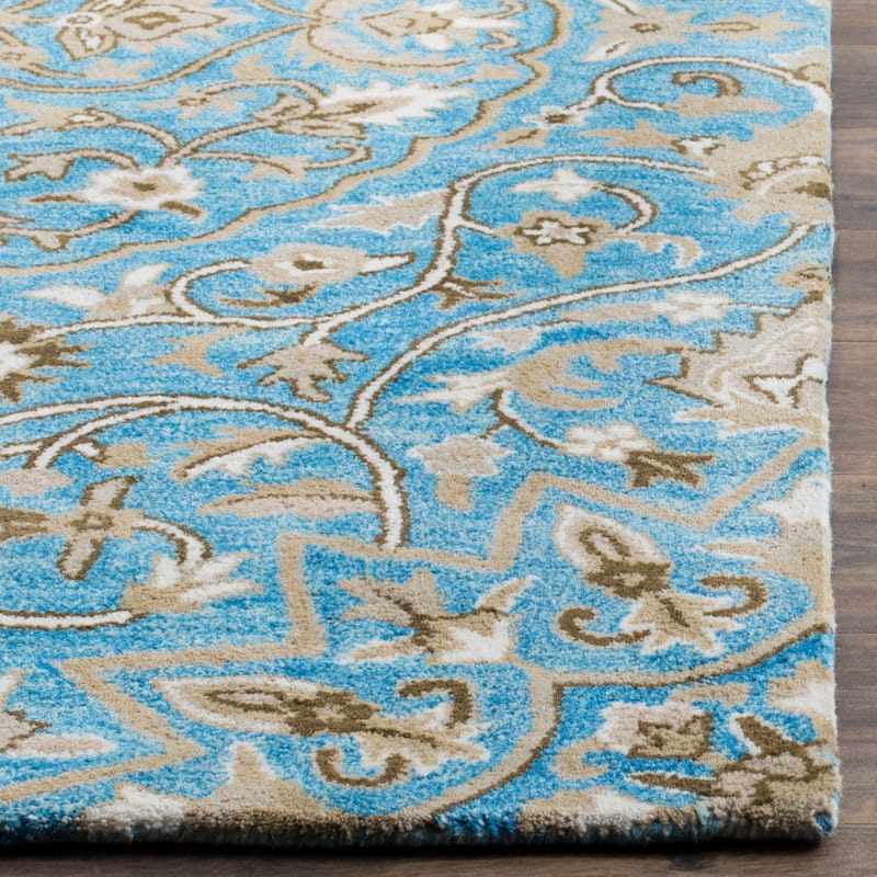SAFAVIEH Handmade Bella Zaharinka Modern Floral Wool Rug