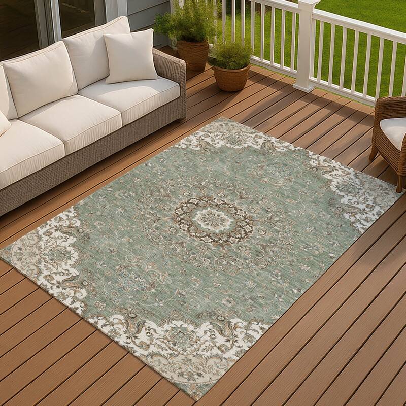 Machine Washable Indoor/ Outdoor Traditional Niko Chantille Rug