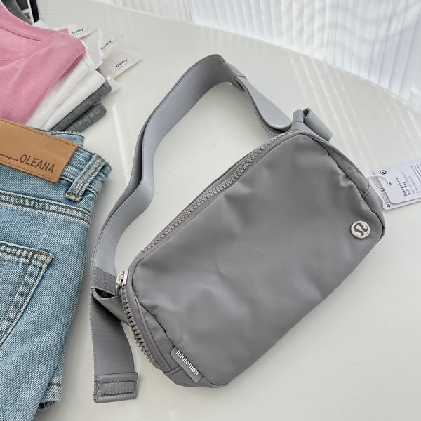 everywhere belt bag lululemon silver Athletica 1L (Asphalt Grey) : Sports & Outdoors This Large Version Of Our Everywhere Belt Bag Has The Same Great Shape Lululemon - Brandclub - Lululemon