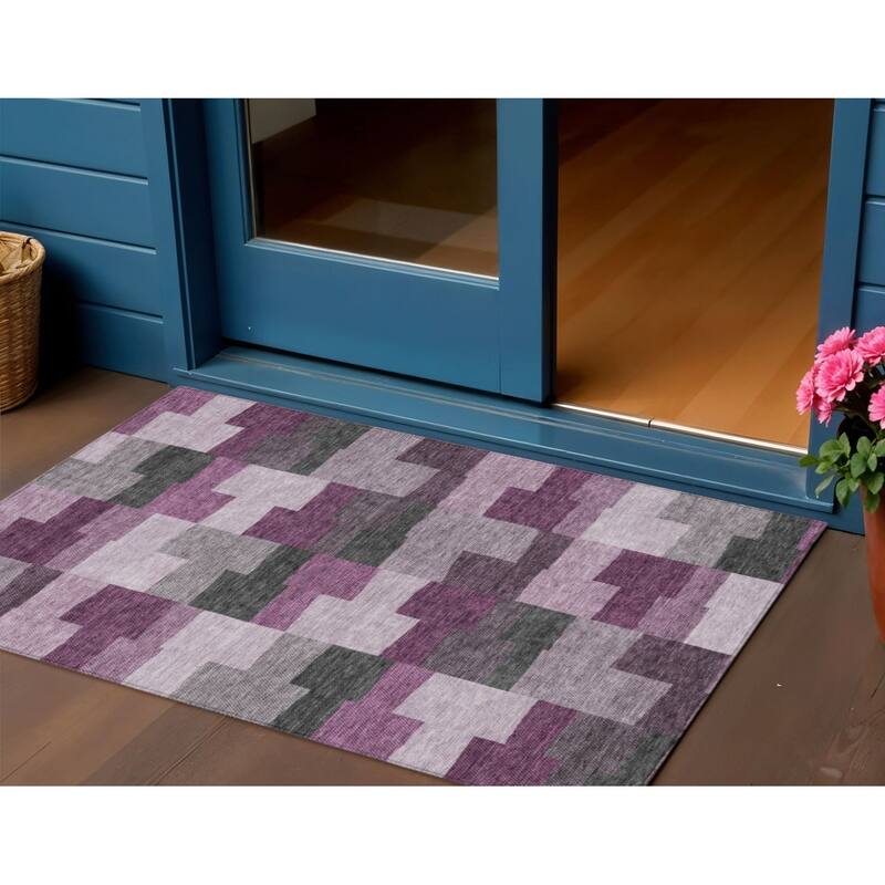 HomeRoots Geometric Transitional Rectangle Outdoor Rug - 3' x 5'