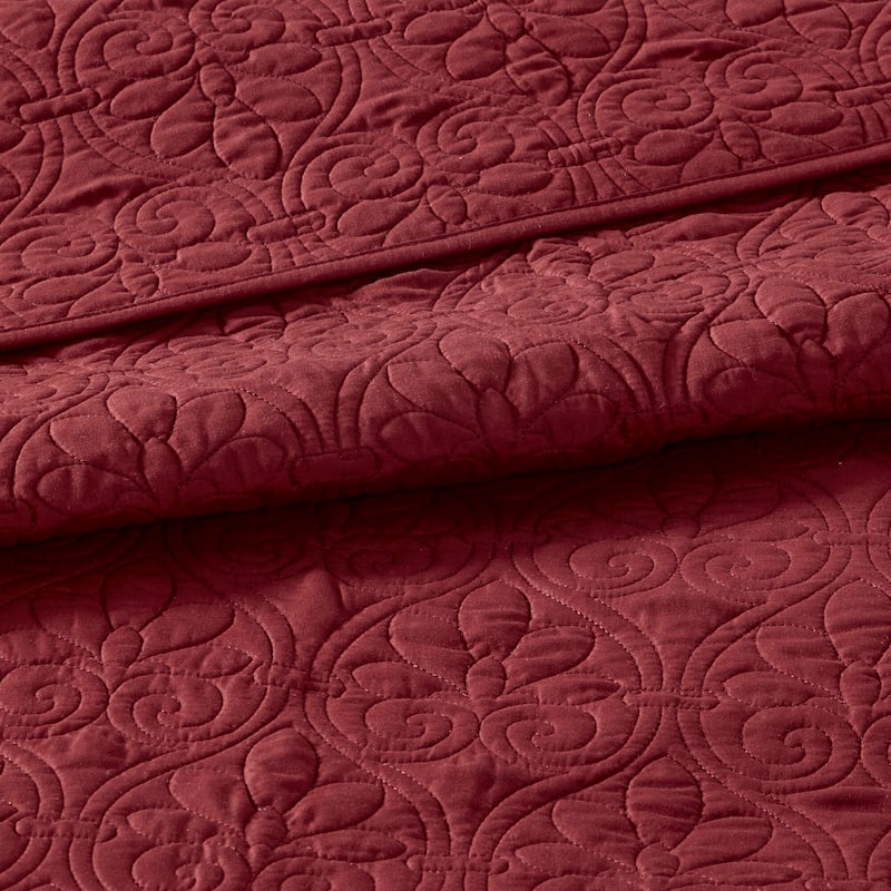 Madison Park Mansfield Reversible Oversized 3-piece Solid Texture Bedspread Quilt Set with Matching Shams