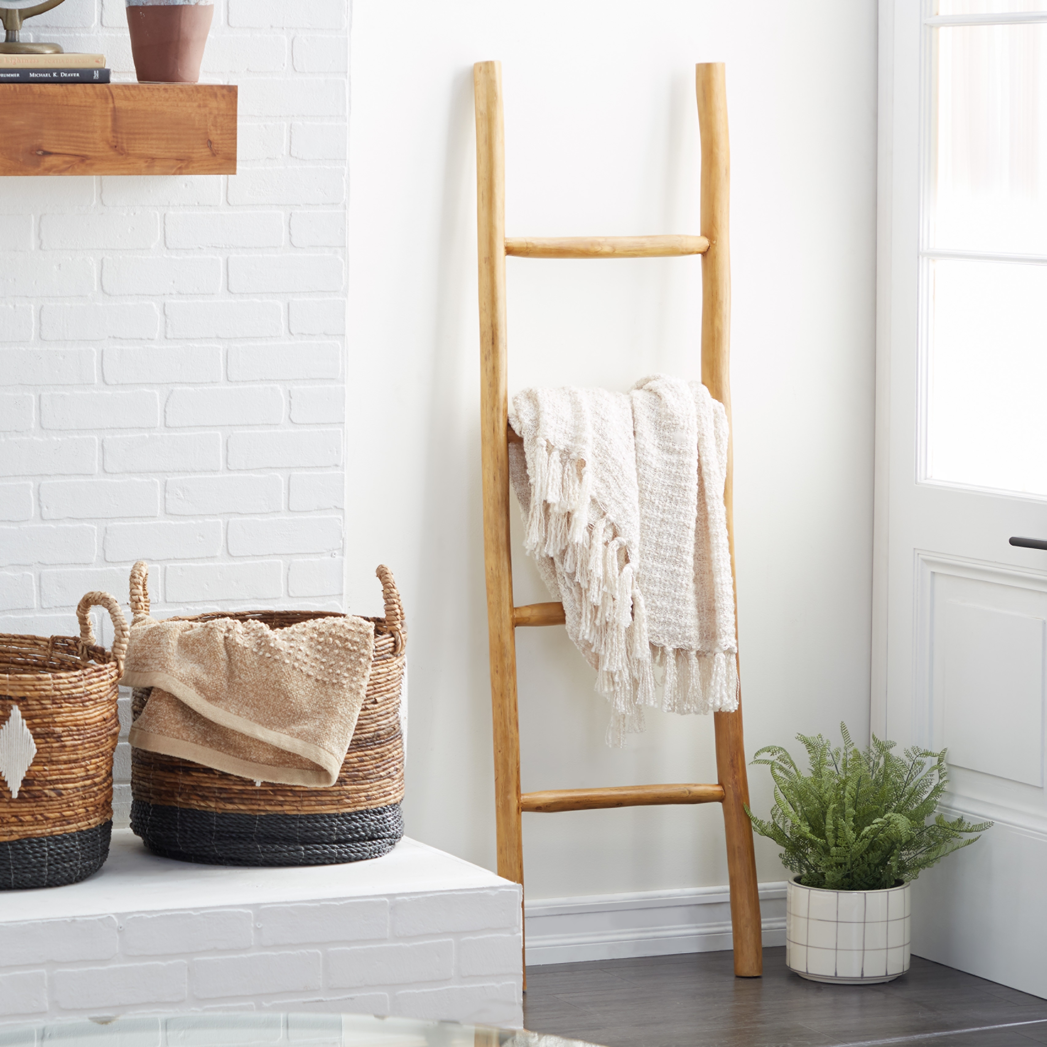 Short towel hotsell ladder