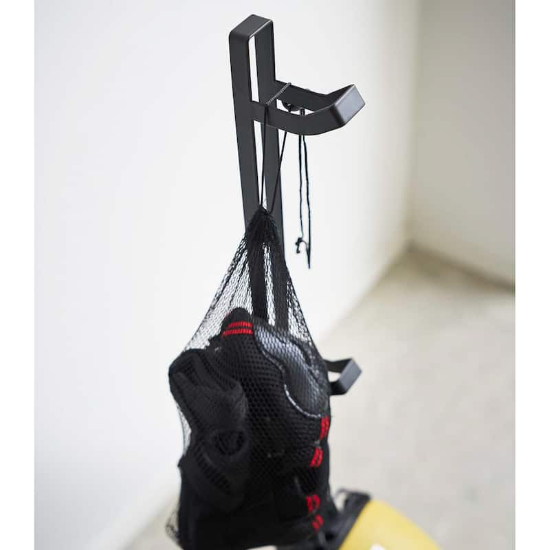 Yamazaki Home Kids' Helmet and Balance Bike Stands, Steel, Helmet Stand, Hang helmets horizontally or vertically