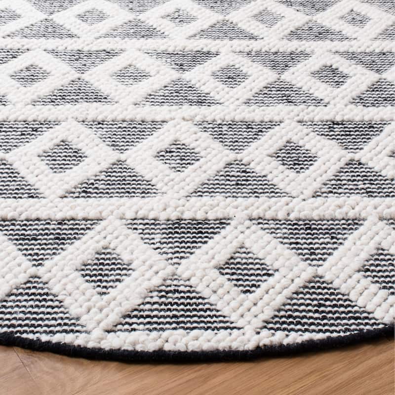 SAFAVIEH Handmade Natura Gyslaine Wool Rug