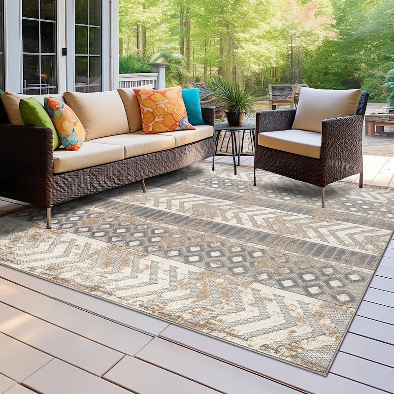 World Rug Gallery Distressed Geometric Indoor/Outdoor Area Rug - 6' 6" SQUARE - Beige