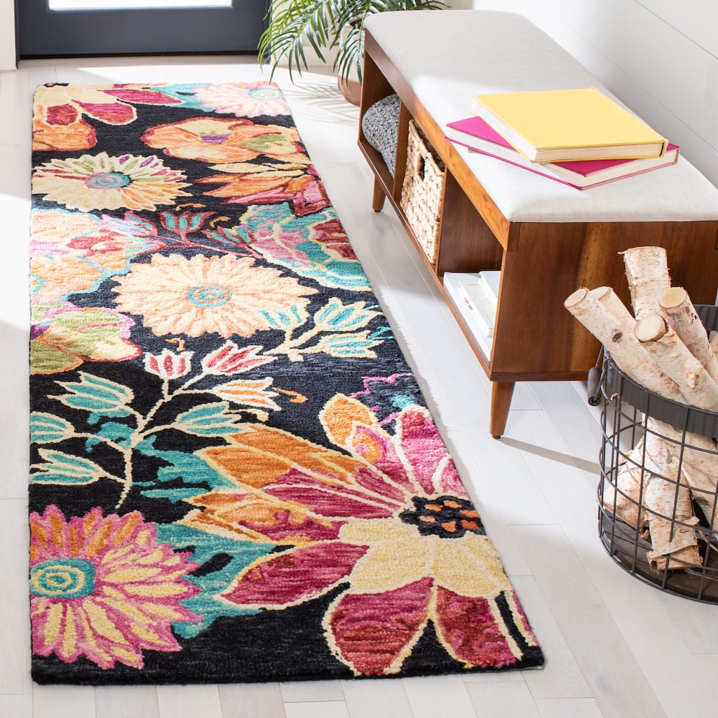 SAFAVIEH, Handmade Aspen Kristiine Bohemian Floral Wool Rug