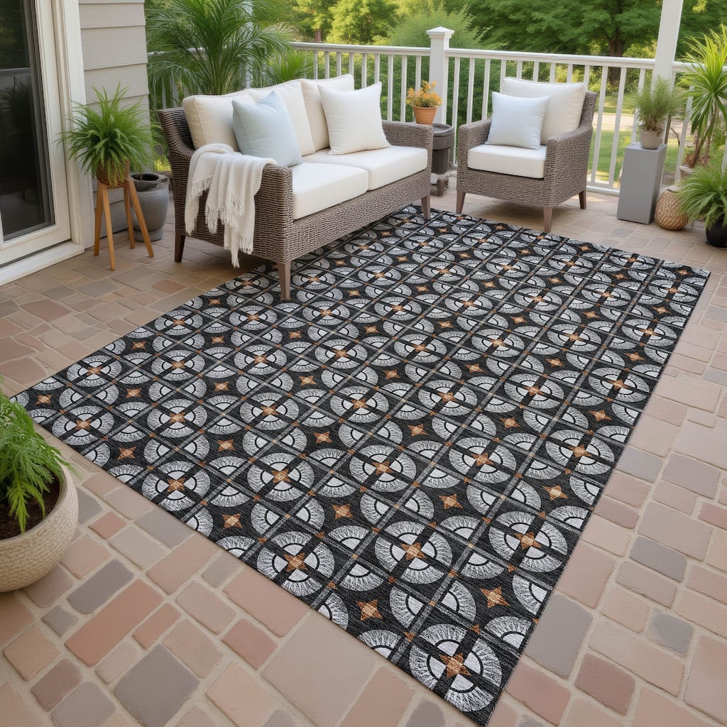 Machine Washable Indoor/ Outdoor Modern Roeland Chantille Rug