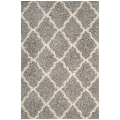 SAFAVIEH Dallas Shag Hacer Trellis 1.5-inch Thick Rug - 2'3" x 4'