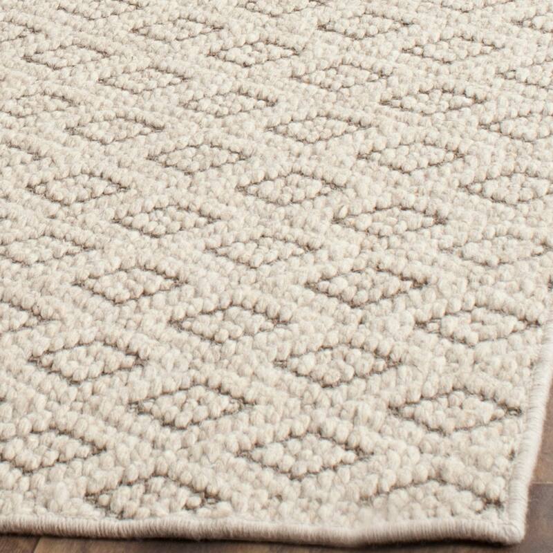 SAFAVIEH Diamond Nhieu Wool Rug