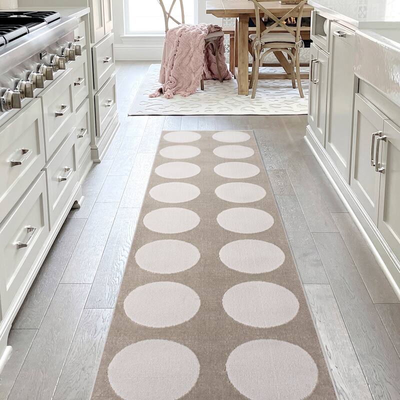 JONATHAN Y Damon Modern Geometric Circle Dot High-Low Area Rug